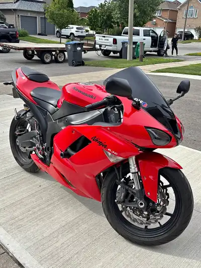 Asking $6,400 OBO for a 2007 Kawasaki Ninja ZX-6R w. 24,585 KM Bike runs excellent and has been well...