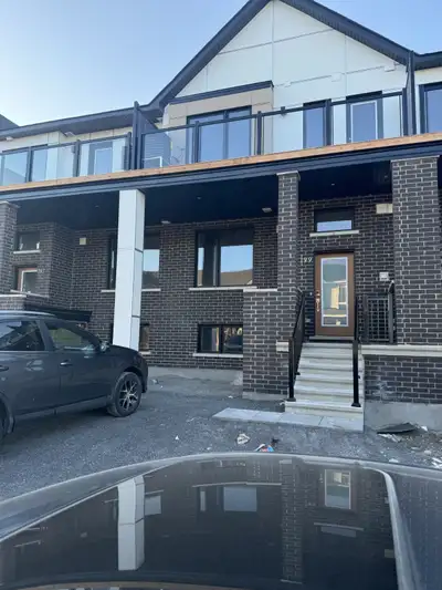 3 Beds 3 Baths - Townhouse