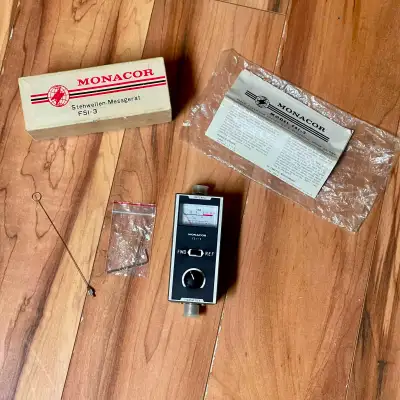 Vintage Monarch FSI-3 Combination SWR and Field Strength Meter looks like new, selling untested look...