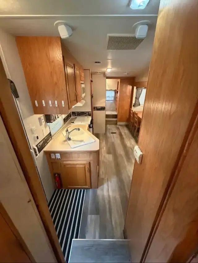 2002 jayco eagle 5th wheel in Travel Trailers & Campers in Prince George - Image 4