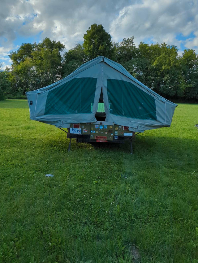 Vintage 1971 SE Woods tent trailer in Travel Trailers & Campers in Trenton - Image 2