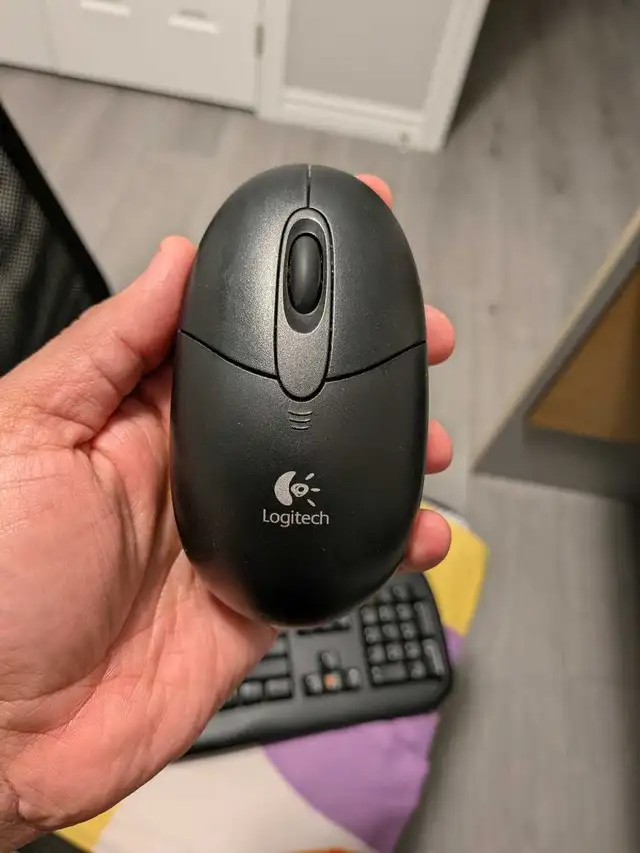 Logitech wireless keyboard and mouse  in Mice, Keyboards & Webcams in Kitchener / Waterloo - Image 4