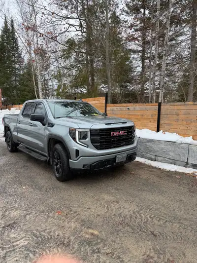 Includes back flip hard cover and ext warranty 80000 km