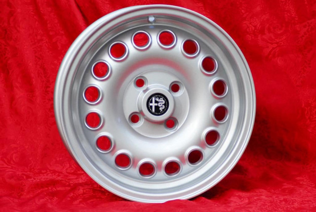 4 pcs. wheels Alfa Romeo GTA 7x15 ET29 105 Coupe, dans Pièces de carrosserie  à Ville de Montréal