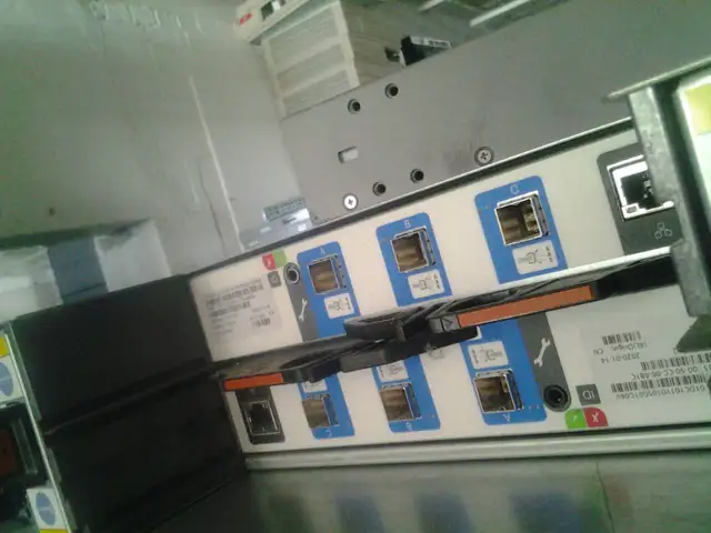 Lenovo 4587-HC1 12-bay 3.5" Storage Expansion Enclosure /w 2x 01 in Other in City of Montréal - Image 7