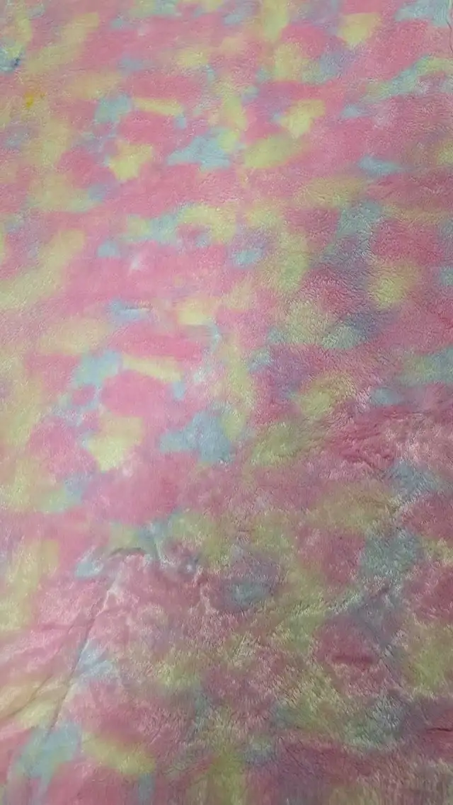 Tie Dye Blanket 220 x 210 cm in Bedding in Moncton - Image 5