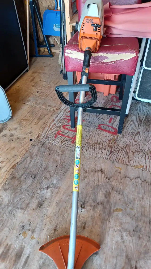 STIHL Gas  Wipper Snipper in Outdoor Tools & Storage in St. John's - Image 4