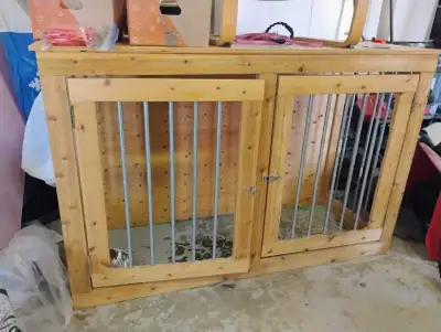 Grosse cage à chien ou animal en bois ** 125$, View more