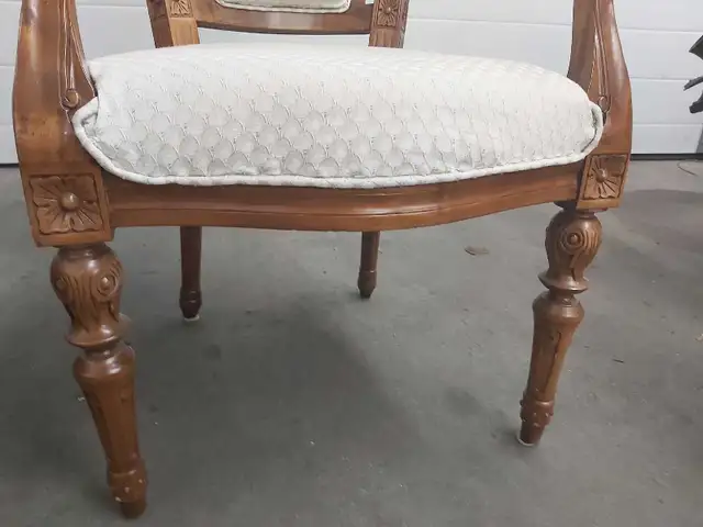 Louis XV style chairs in Chairs & Recliners in Penticton - Image 5