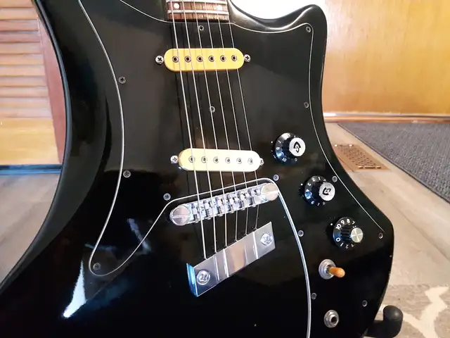 Vintage Guild S60D in Guitars in Mississauga / Peel Region - Image 3