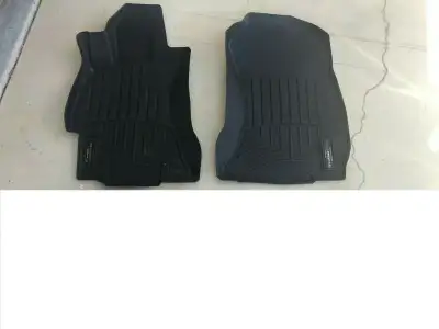 Great condition. From pet & smoke free home Front row fits Subaru Forester 2014 to 2018 Proven weath...