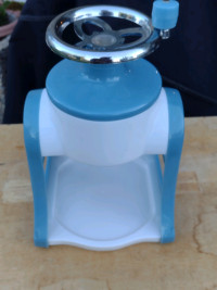 Pampered Chef Shaved Ice Machine Like New Reg $150 / $60