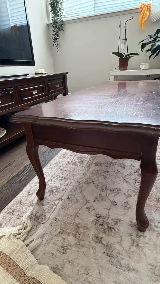 Vintage Wooden Coffee Table in Coffee Tables in Mississauga / Peel Region - Image 3