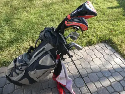 Men’s Right Hand Cobra Golf Club set with TaylorMade Bag, View more