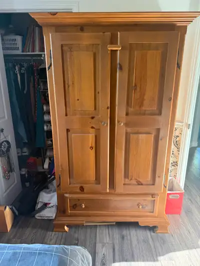 GRANDE ARMOIRE DE RANGEMENT EN PIN - BEAU MEUBLE, View more