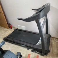 Freespirit Advantage 30516 commercial grade treadmill