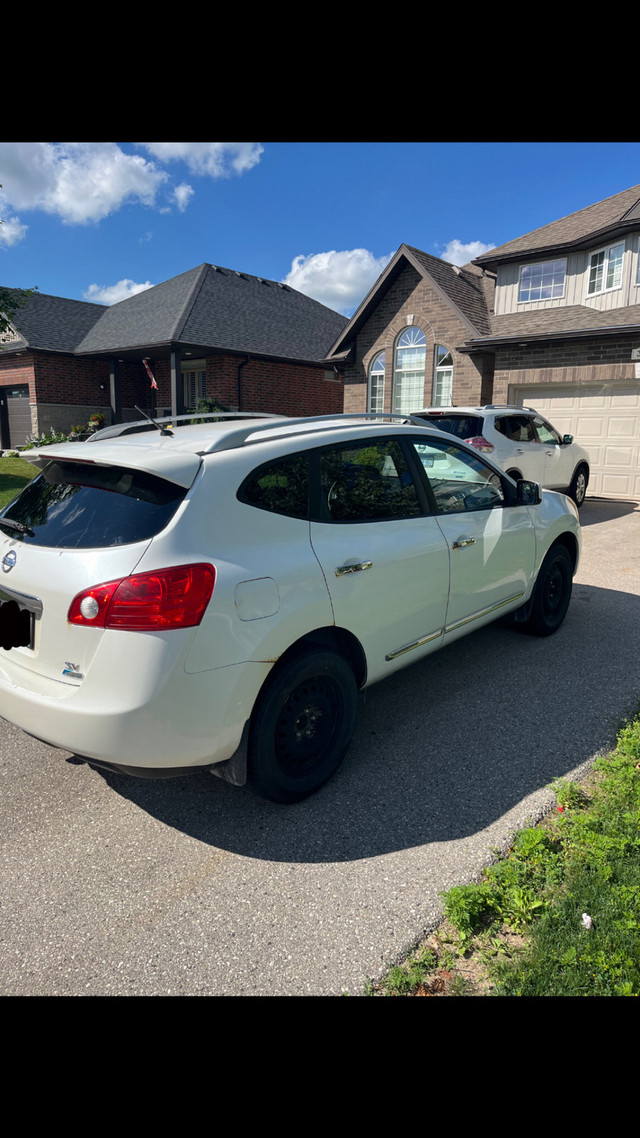 2012 White Nissan Rogue SV - Summer & Winter Tires Included! in Cars & Trucks in Kitchener / Waterloo - Image 4