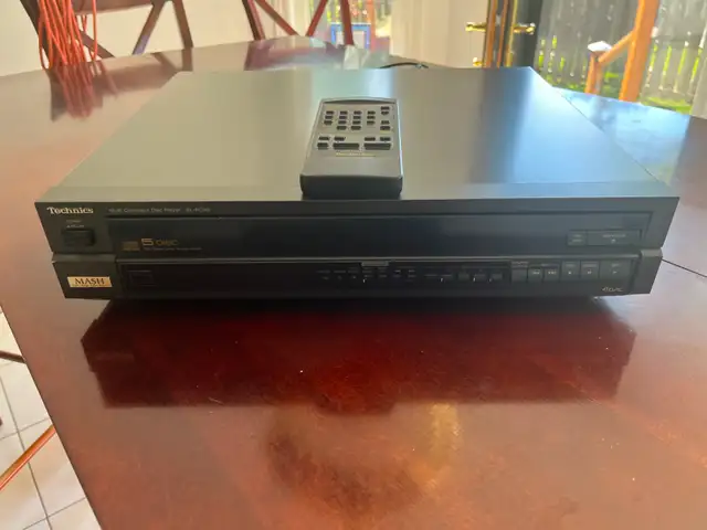 Vintage Technics SL-PC33, 5 Disc Rotary CD Changer in Stereo Systems & Home Theatre in Markham / York Region - Image 2