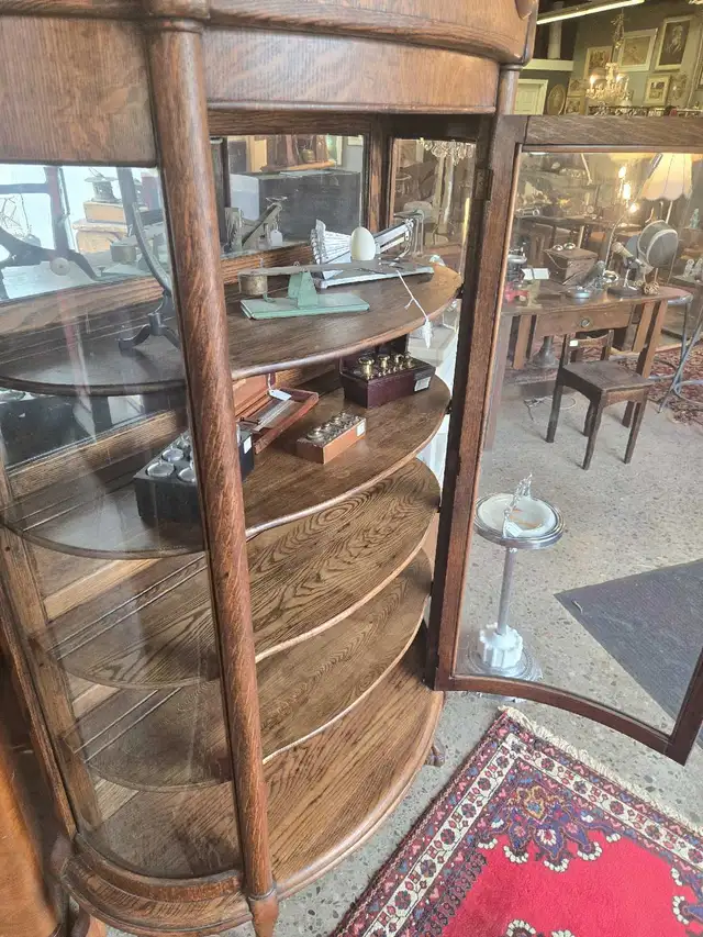Tiger Oak  triple bow  Cabinet in Hutches & Display Cabinets in City of Toronto - Image 4