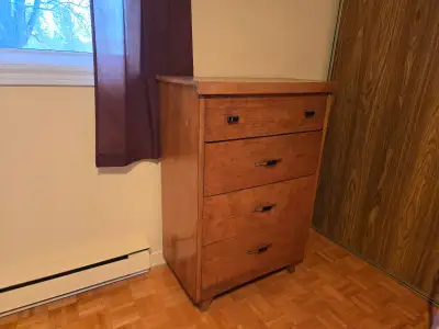 Bureau à vendre, a été acheté en 1954, View more