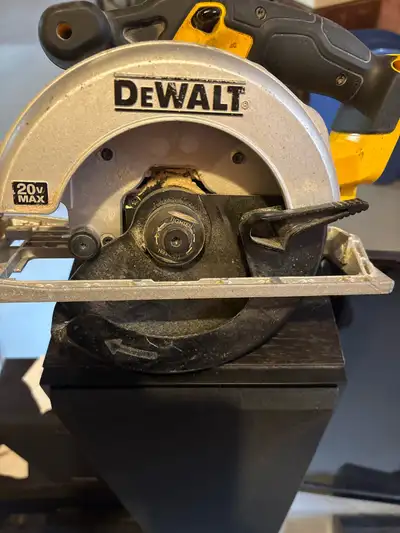 This DeWalt 20V Max Circular Saw is ready to power through your next project with the reliable perfo...