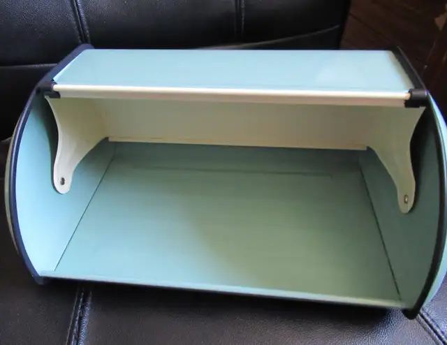 Authentic Cafe Croissant Bread Box in Arts & Collectibles in Oshawa / Durham Region - Image 4