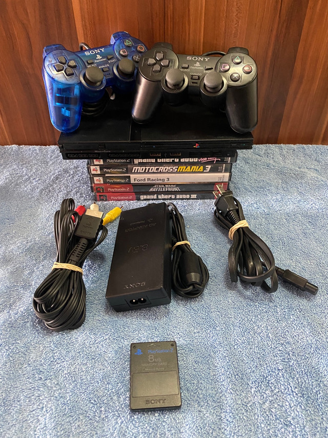 Sony PlayStation 2 Slim Black Console Bundle  dans Consoles classiques  à Ville de Montréal