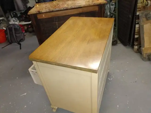Beautiful Furniture/ Antiques in Arts & Collectibles in City of Toronto - Image 6