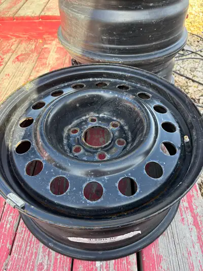 I'm selling a set of 4 steel rims, size 17x7.6, with a 6x120 bolt pattern and a 67.1 ET30 offset. Th...