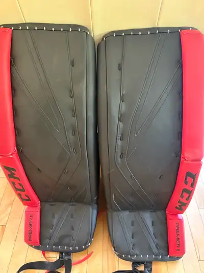 CCM premier goalie pads 31+1, View more