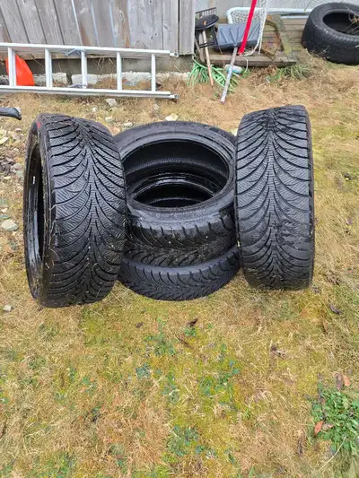 275/55/R20 off a Ford F150. Used only 4 Months. Down graded to an SUV PHEV and no longer need them p...