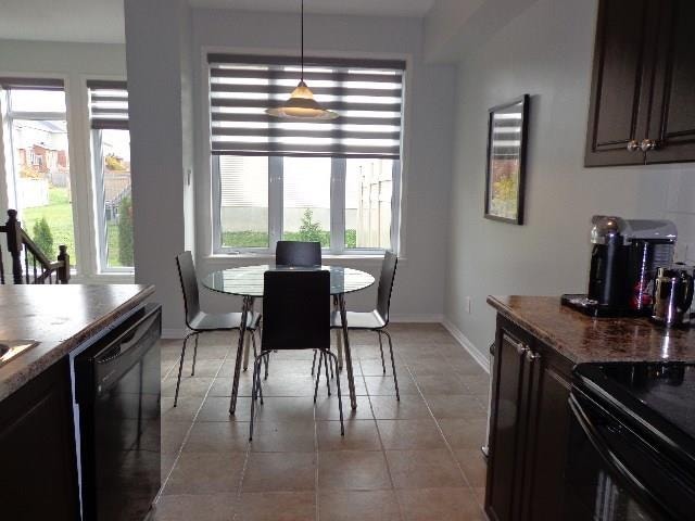 Beautiful Kanata Lakes 3 BRs townhouse for rent, Avail: Dec. 1st 2