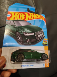 Hot Wheels Diecast Car - 17 Audi RS 6 AVant