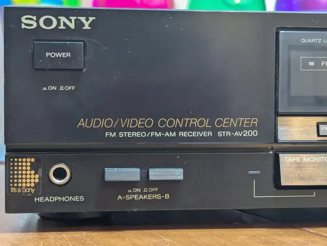 Amplifier / Receiver Sony STR-AV200 Audio / Video Control Center in Stereo Systems & Home Theatre in Red Deer - Image 3