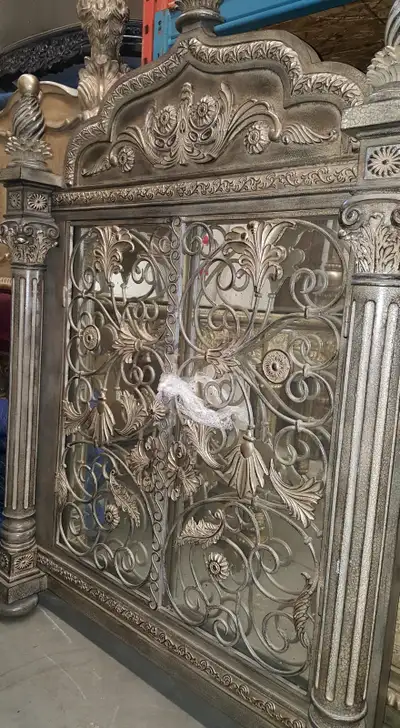 Sale LARGE IRON GATE MIRROR WITH BEAUTIFUL COLUMNS AND FINISHING, View more