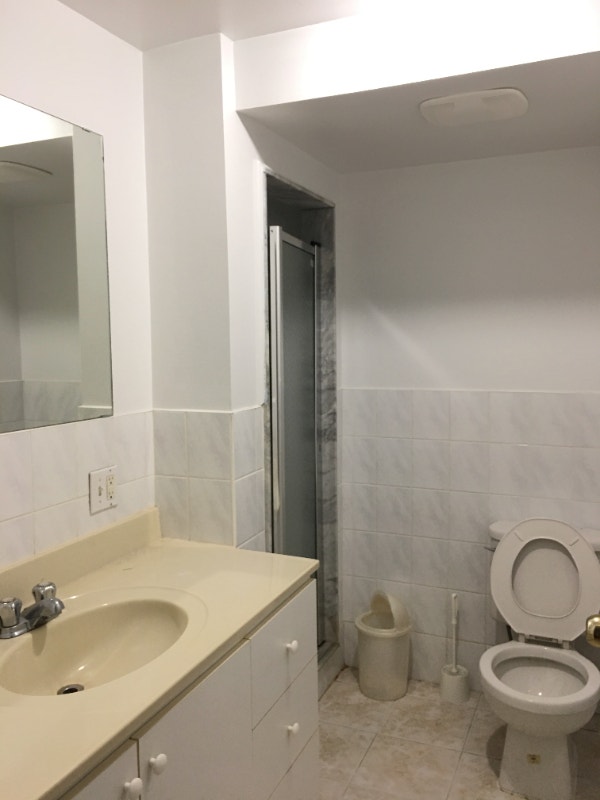 One private room at Leslie and Finch Room Rentals & Roommates City