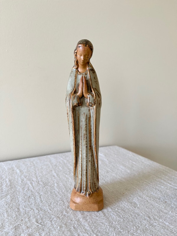 VIRGIN MARY PRAYING STATUE MADE IN JAPAN Arts & Collectibles