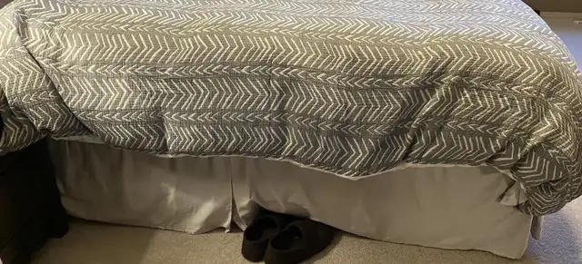 Queen Oatmeal Bed Skirt in Bedding in Strathcona County - Image 2