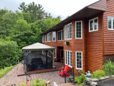 FSBO: An EXCEPTIONAL build ( Lodge style) waterfront home ( 5 bedrooms, 3 bathrooms, 2 living rooms...
