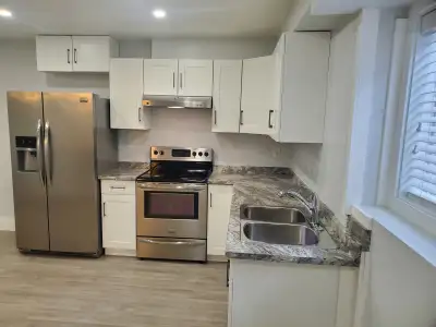 This well-maintained single occupancy (1 PERSON) Suite offers comfort, privacy in a quiet Westsyde/B...