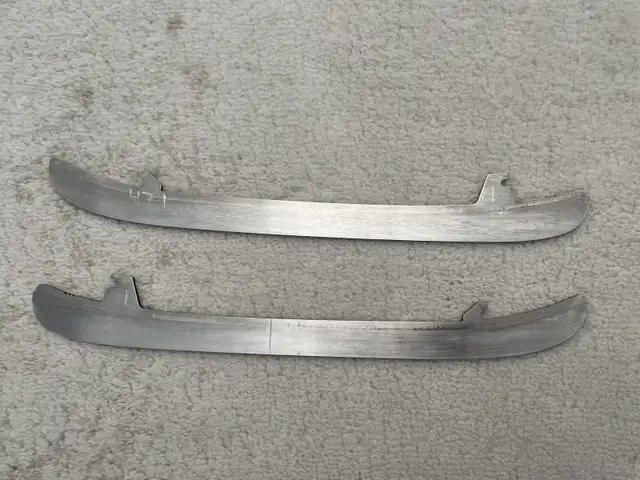 CCM StepSteel skate blades size 280 fits size 9 and 9.5 sk in Skates & Blades in Oakville / Halton Region - Image 4