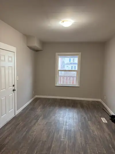 Fully Renovated 2 Bed / 1 Bath – West End