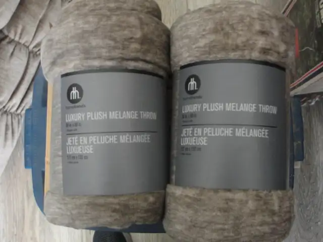 new luxury plush melange throw in Bedding in Peterborough - Image 2