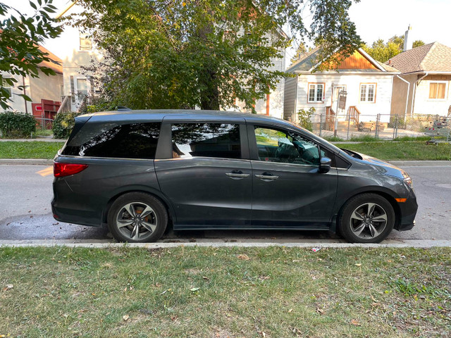 2018 Honda Odyssey for sale in Cars & Trucks in Winnipeg - Image 2