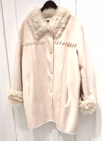 Laura Plus Women White Faux Shearling Coat Size 3X like New Soft