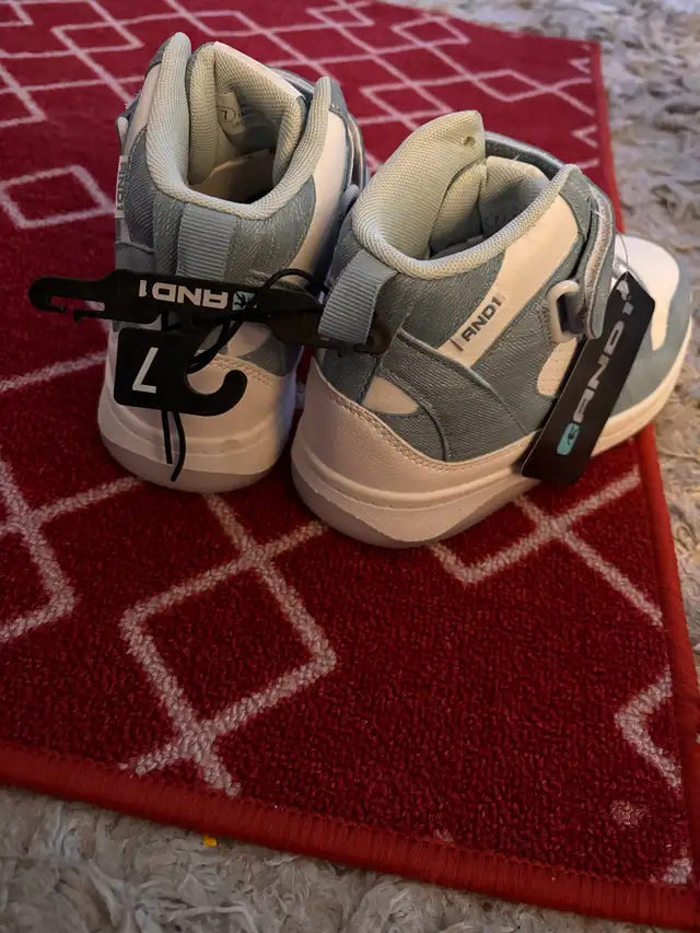 Boys shoes size 7 in Kids & Youth in Mississauga / Peel Region - Image 4