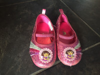Girls size 7 Dora shoes