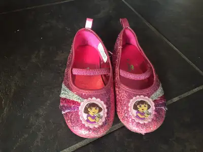 Girls size 7 Dora shoes Pick up in Eastern Passage