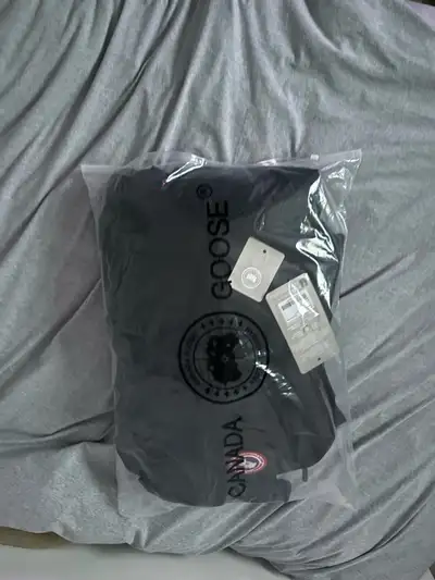 Canada goose vest size medium, View more