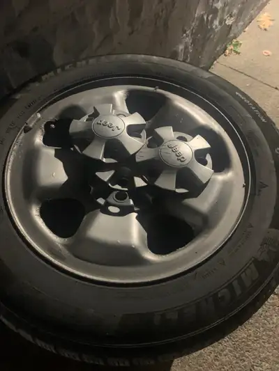 Wheel Part Number: 9128 2014-2022 Jeep Cherokee Size: 17" x 7", 5 Lug, 110mm Bolt Pattern Finish: Si...